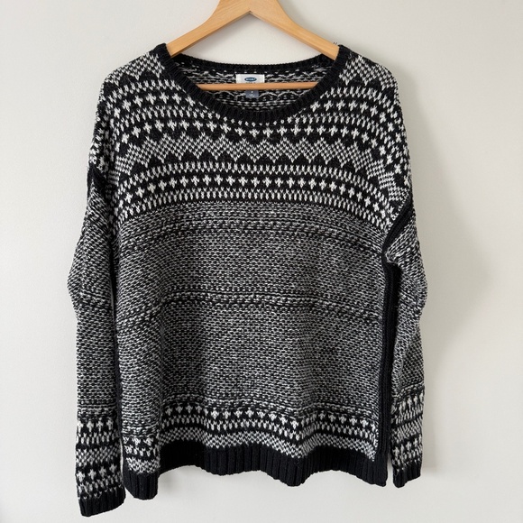 Old Navy Sweaters - OLD NAVY | Black & White Knit Sweater (size medium)